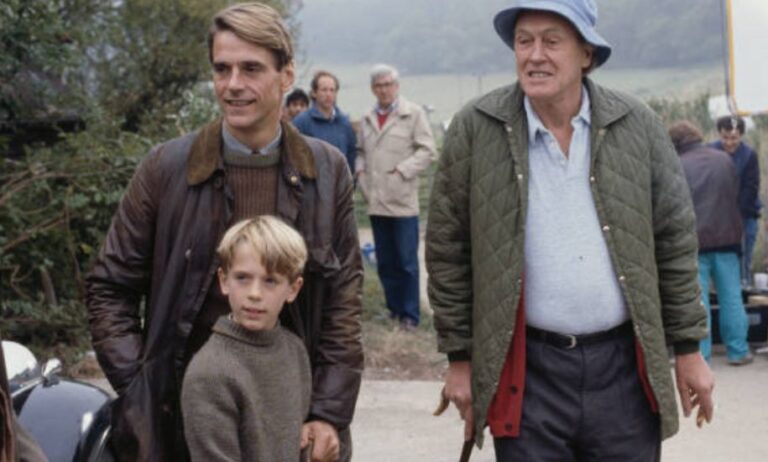 Who Is Samuel Irons? – Life, Career, Family, and More Samuel Irons
