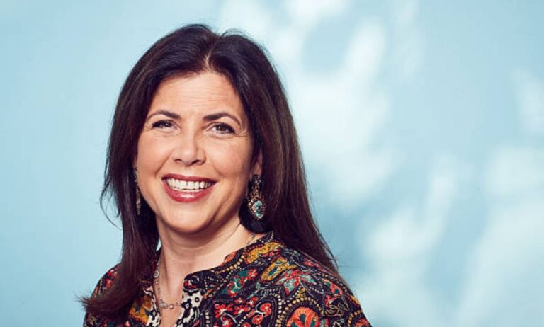 Who Is Kirstie Allsopp? – Husband, Net Worth, Children, House, Books, Wedding, Father and Lady Fiona Hindlip Kirstie Allsopp