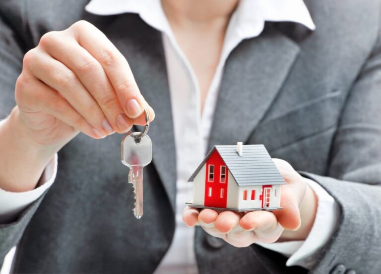 How to Handle Low Offers Without Jeopardising Your House Sale
