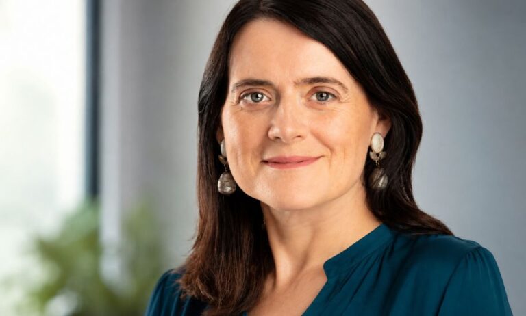 Bronwen Maddox: Career, Chatham House Role, Politics and Personal Life Bronwen Maddox